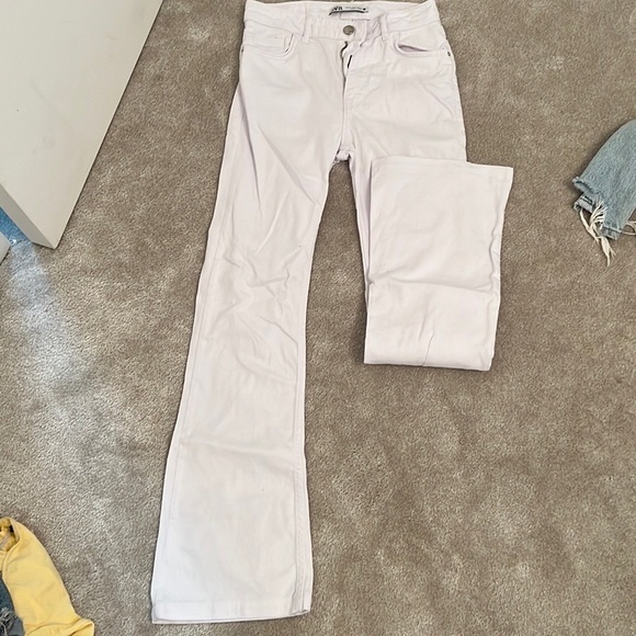 Adorable white flare jeans from Zara